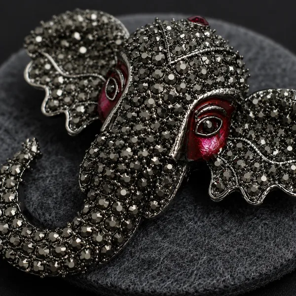 Sparkling_Elephant_Brooch_with_Red_Accents