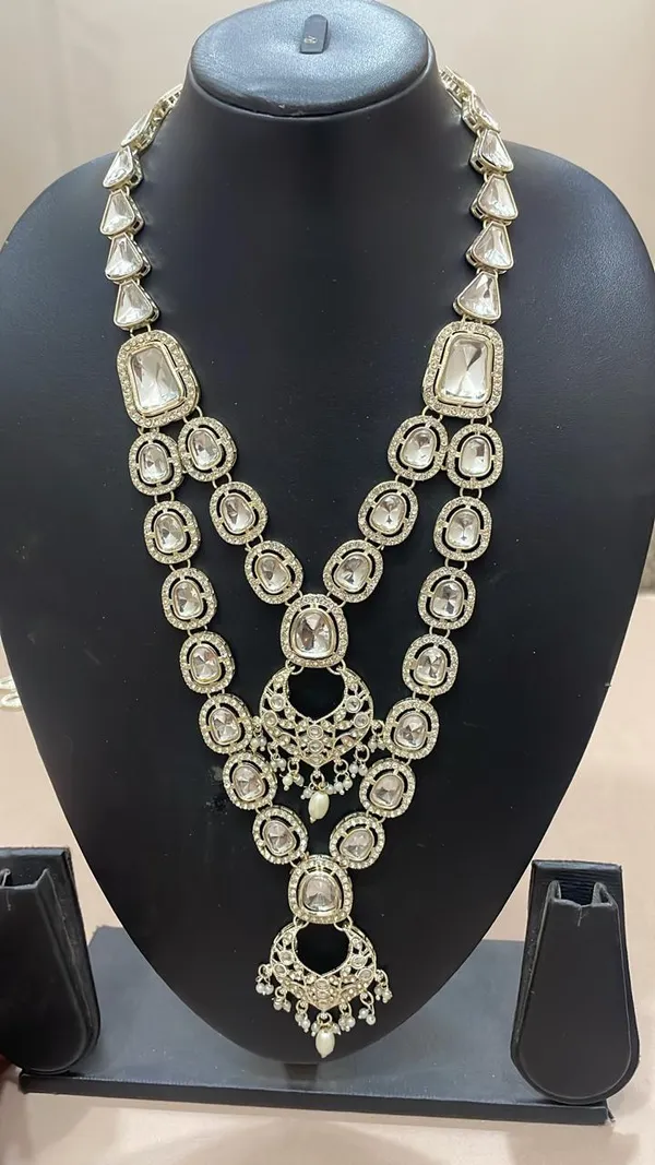 White_Metal_And_Pearls_Mala_For_Men