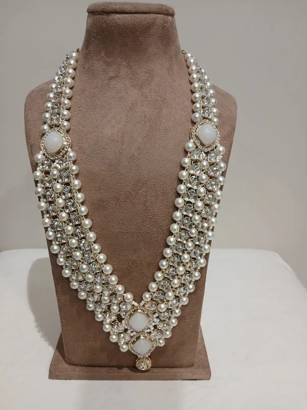 White_Metal_And_Pearls_Mala_For_Men