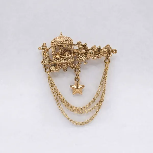 Gold_Metal_Royal_Brooch_For_Men_