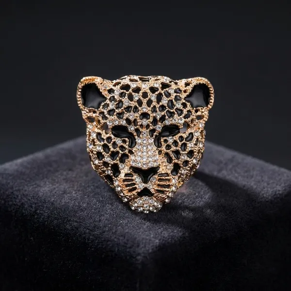 Gold_And_Black_Metal_Royal_Brooch_For_Men_