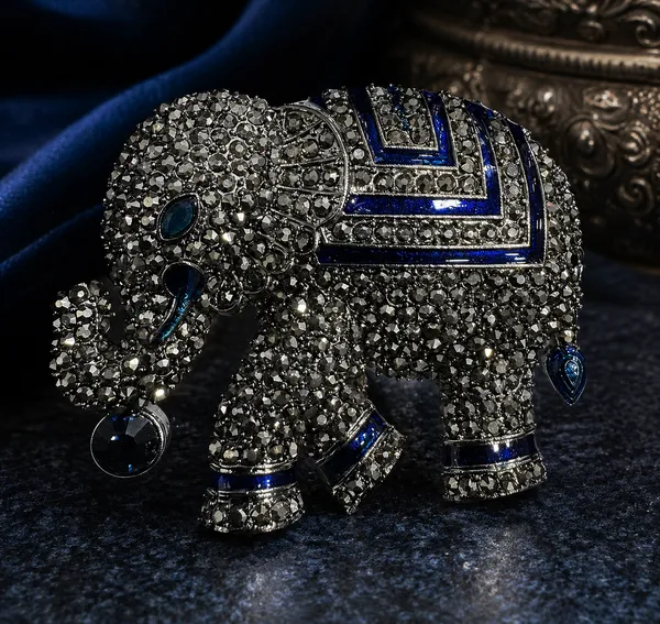 Sparkling_Elephant_Brooch_with_Blue_Enamel_Detailing