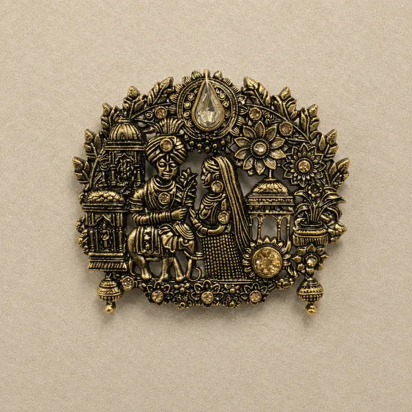 Gold_Metal_Royal_Brooch_For_Men_