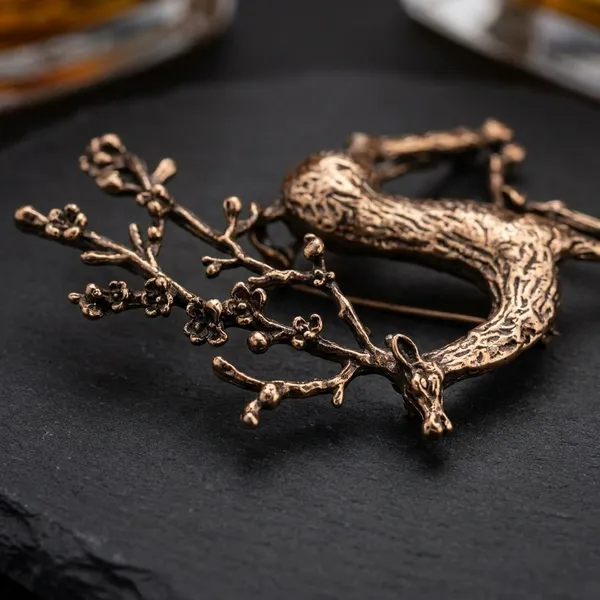 Gold_Metal_Royal_Brooch_For_Men_