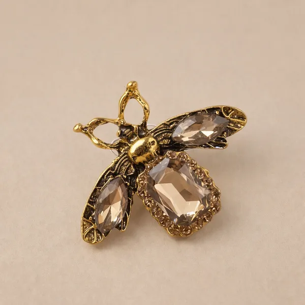 Gold_Metal_Royal_Brooch_For_Men_