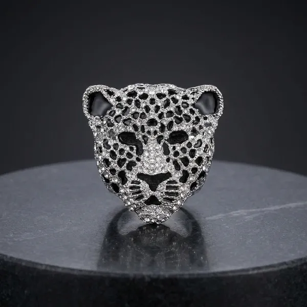 Black_Metal_Royal_Brooch_For_Men_