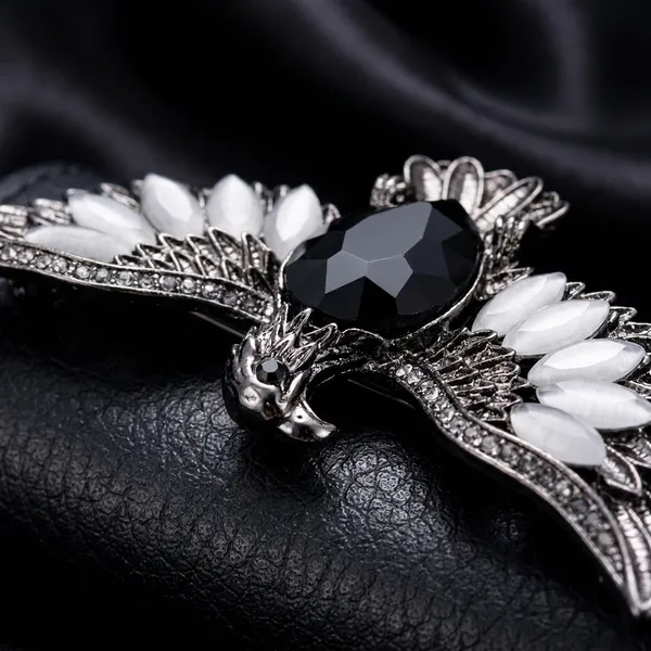 Black_Metal_Royal_Brooch_For_Men_