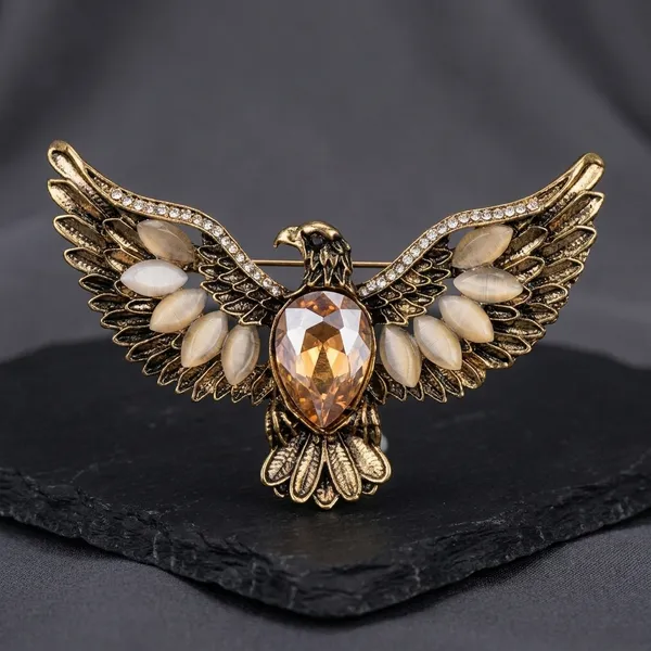 Gold_Metal_Royal_Brooch_For_Men_