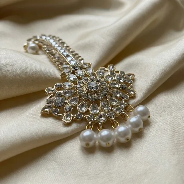 Gold_Metal_Royal_Brooch_For_Men_