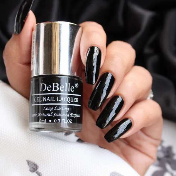 DeBelle_Gel_Nail_Lacquer_Luxe_Noir_Black_Nail_Polish_8_Ml