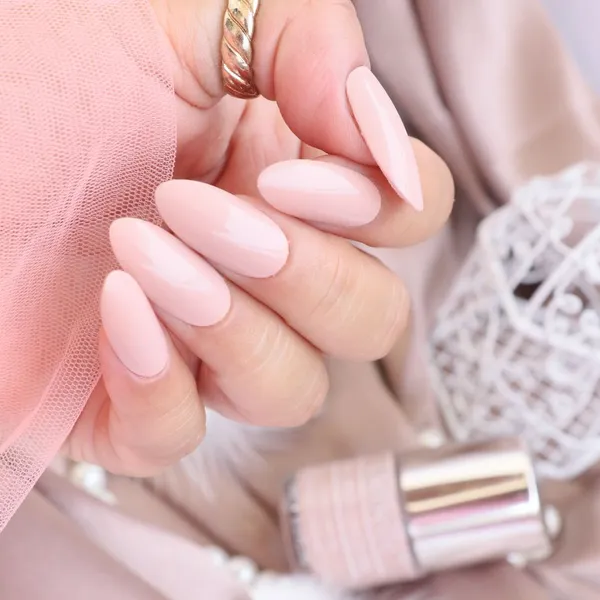 DeBelle_Gel_Nail_Lacquer_Peony_Blossom_Light_Pink_Nail_Polish_8_Ml