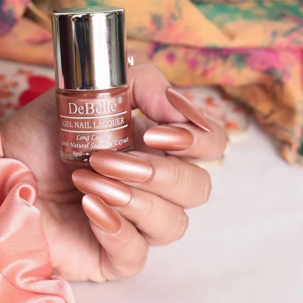 DeBelle_Gel_Nail_Lacquer_Roseate_Gold_Metallic_Rose_Gold_Nail_Polish_8_Ml
