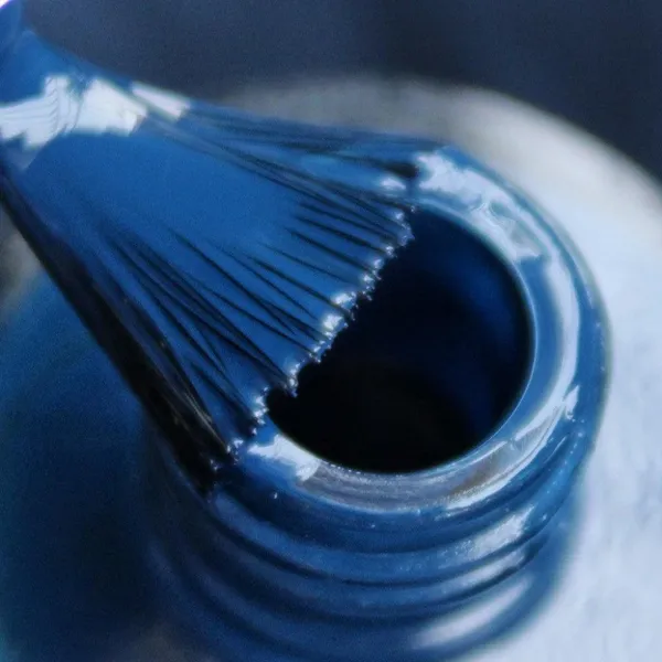 DeBelle_Gel_Nail_Lacquer_Bleu_Allure_Navy_Blue_Nail_Polish_8_Ml