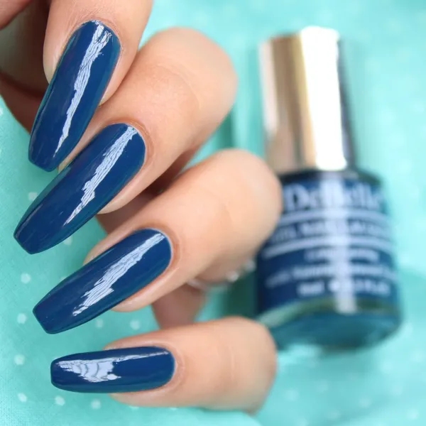 DeBelle_Gel_Nail_Lacquer_Bleu_Allure_Navy_Blue_Nail_Polish_8_Ml