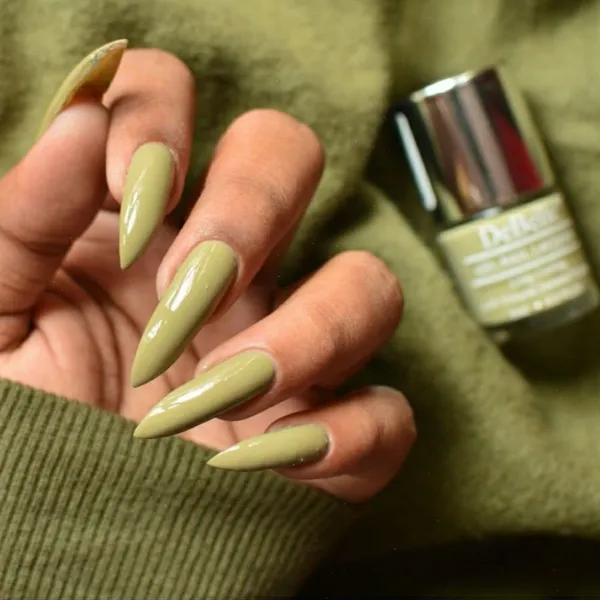 DeBelle_Gel_Nail_Lacquer_Pastel_Olive_Jade_Olive_Green_Nail_Polish_8_Ml