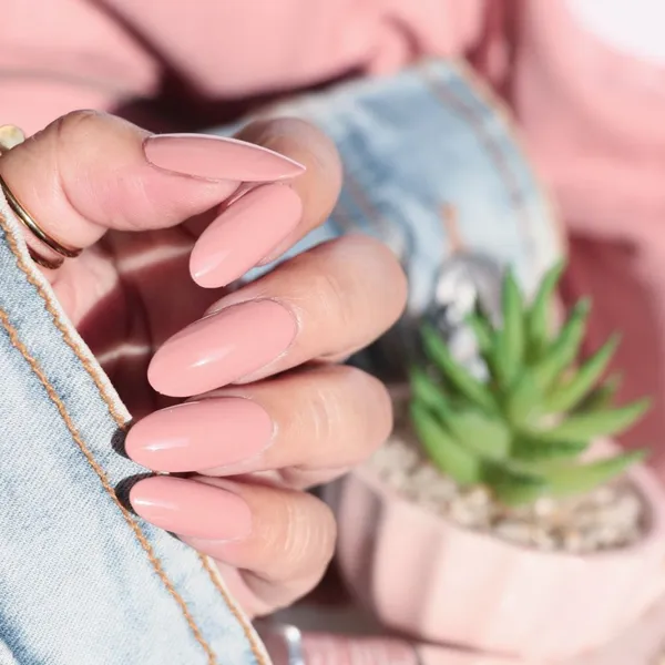 DeBelle_Gel_Nail_Lacquer_Rose_Aurelia_Pink_Mauve_Nail_Polish_8_Ml