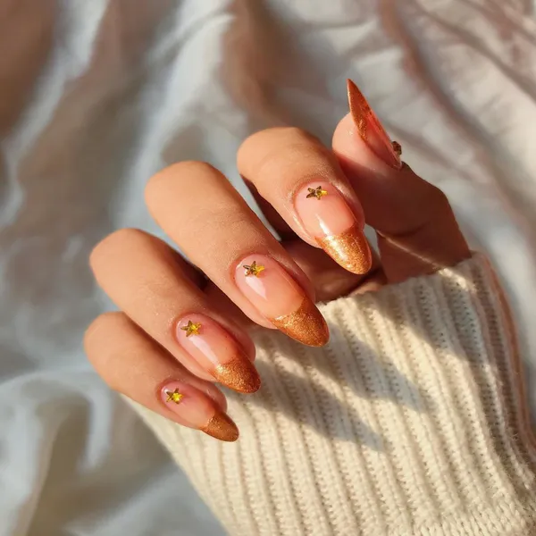 DeBelle_Gel_Nail_Lacquer_Rustique_Copper_Rose_Gold_Copper_Nail_Polish_8_Ml