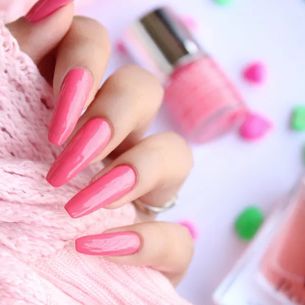 DeBelle_Gel_Nail_Lacquer_Bebe_Kiss_Hot_Pink_Nail_Polish_8_Ml