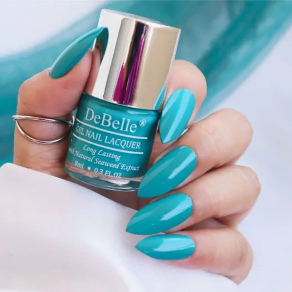 DeBelle_Gel_Nail_Lacquer_Royale_Cocktail_Turquoise_Blue_Nail_Polish_8_Ml