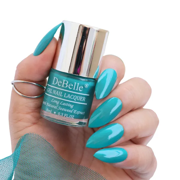 DeBelle_Gel_Nail_Lacquer_Royale_Cocktail_Turquoise_Blue_Nail_Polish_8_Ml