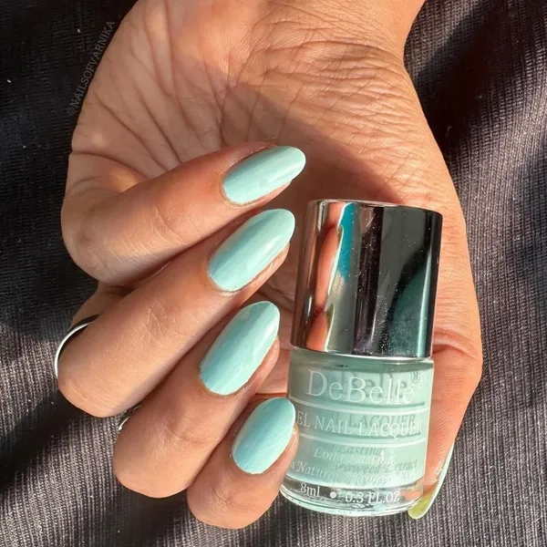 DeBelle_Gel_Nail_Lacquer_Mint_Amour_Mint_Blue_Nail_Polish_8_Ml