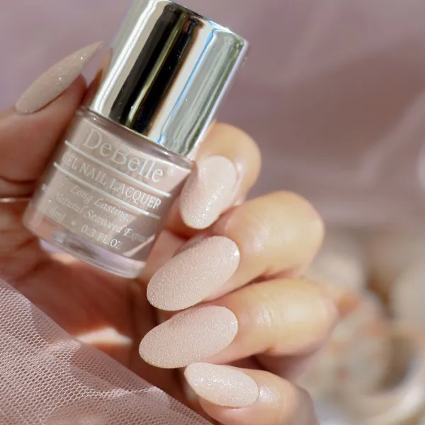 DeBelle_Gel_Nail_Lacquer_Aries_Light_Dusty_Pink_Glitter_Nail_Polish_8_Ml