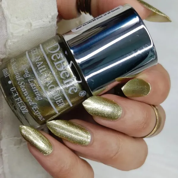 DeBelle_Gel_Nail_Lacquer_Canopus_Beige_Gold_With_Black_Glitter_Nail_Polish_8_Ml