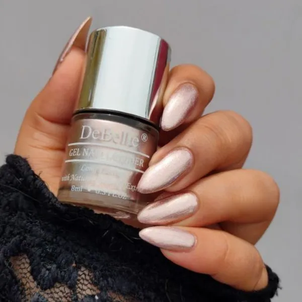 DeBelle_Gel_Nail_Lacquer_Pandora_Blush_Rose_Gold_Glitter_Nail_Polish_8_Ml