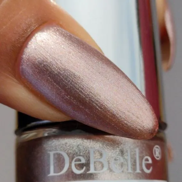 DeBelle_Gel_Nail_Lacquer_Pandora_Blush_Rose_Gold_Glitter_Nail_Polish_8_Ml