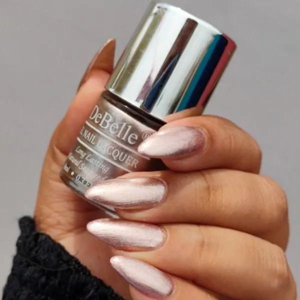 DeBelle_Gel_Nail_Lacquer_Pandora_Blush_Rose_Gold_Glitter_Nail_Polish_8_Ml