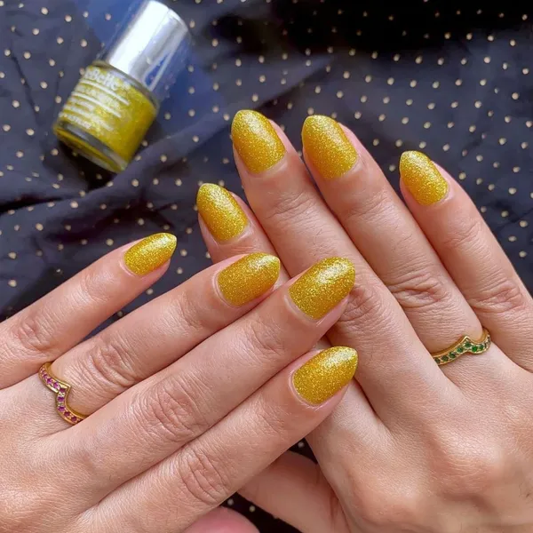 DeBelle_Gel_Nail_Lacquer_Pegasus_Lime_Yellow_With_Gold_Glitter_Nail_Polish_8_Ml