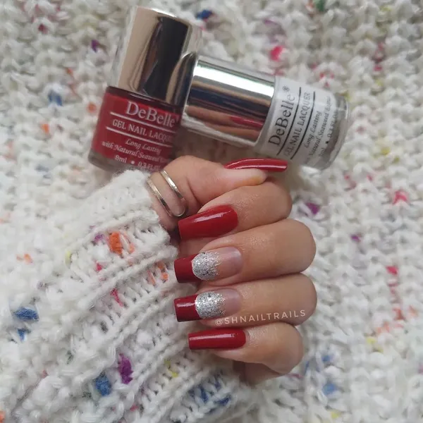 DeBelle_Gel_Nail_Lacquer_Estella_Silver_With_Black_Glitter_Sugar_Finish_Nail_Polish_8_Ml