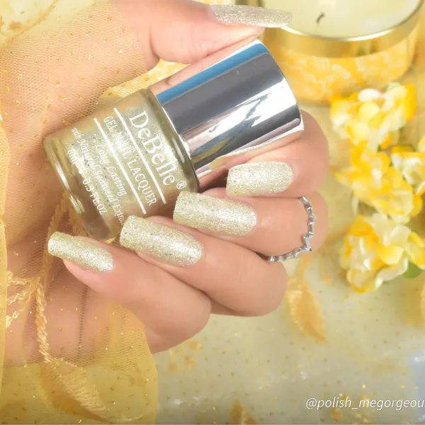 DeBelle_Gel_Nail_Lacquer_Sirius_Gold_With_Silver_Glitter_Nail_Polish_8_Ml