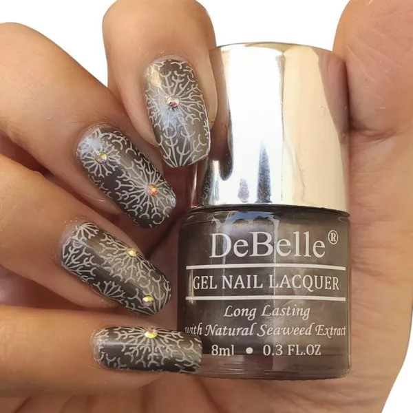 DeBelle_Gel_Nail_Lacquer_Polaris_Metallic_Grey_Nail_Polish_8_Ml
