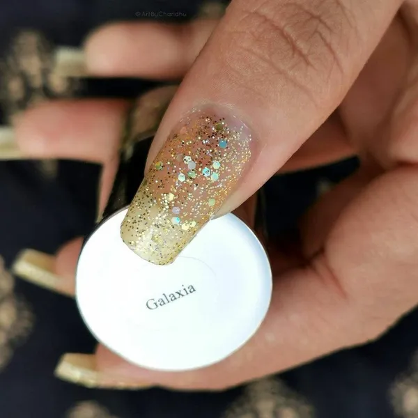 DeBelle_Gel_Nail_Lacquer_Galaxia_Chunky_Holographic_Glitter_Nail_Polish_8_Ml