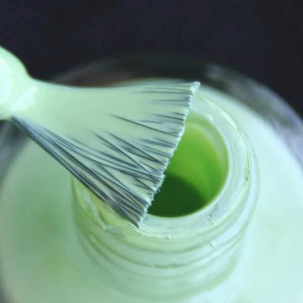 DeBelle_Gel_Nail_Lacquer_Fleur_Pistachio_Turquoise_Mint_Green_Nail_Polish_8_Ml