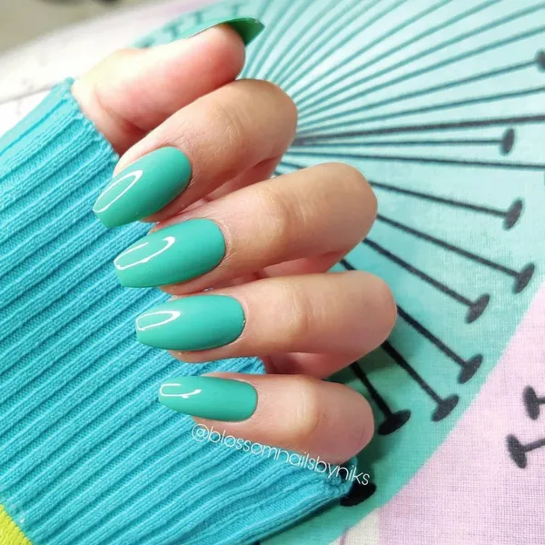 DeBelle_Gel_Nail_Lacquer_French_Hydrangea_Turquoise_Green_Nail_Polish_8_Ml