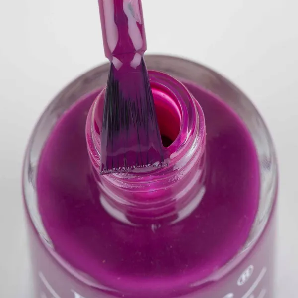 DeBelle_Gel_Nail_Lacquer_Luxe_Lotus_Deep_Magenta_Nail_Polish_8_Ml