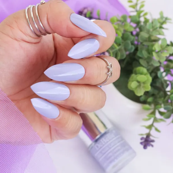 DeBelle_Gel_Nail_Lacquer_Blueberry_Bliss_Pastel_Purple_Nail_Polish_8_Ml