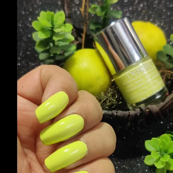 DeBelle_Gel_Nail_Lacquer_Lemon_Tart_Lemon_Yellow_8_Ml