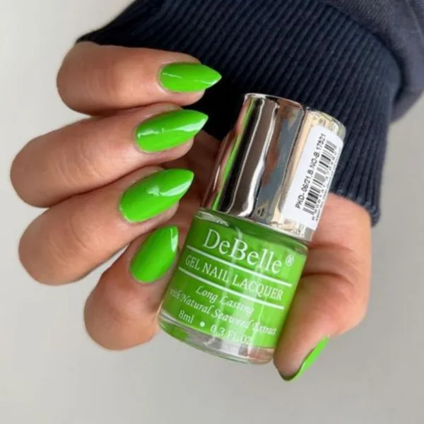 DeBelle_Gel_Nail_Lacquer_Matcha_Cookie_Parrot_Green_8_Ml