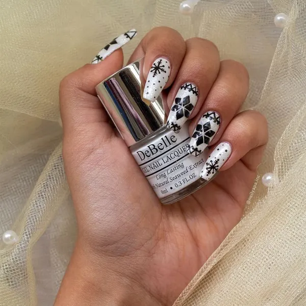 DeBelle_Gel_Nail_Lacquer_Vanilla_Croissant_White_Nail_Polish_8_Ml