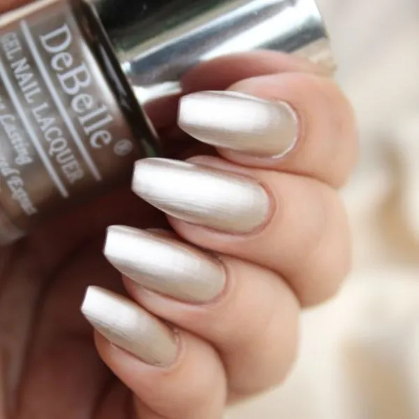 DeBelle_Gel_Nail_Lacquer_Chrome_Beige_Lime_Lush_Nail_Lacquer_Remover_Wipes_Combo