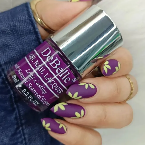 DeBelle_Gel_Nail_Lacquer_Luxe_Lotus_Lime_Lush_Nail_Lacquer_Remover_Wipes_Combo