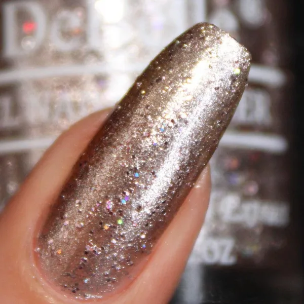 DeBelle_Gel_Nail_Lacquer_Sparkling_Dust_Holographic_Silver_Chrome_Nail_Polish_8_Ml