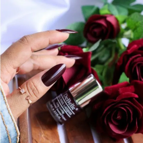 DeBelle_Gel_Nail_Lacquer_Glamorous_Garnet_Matte_Top_Coat_Combo