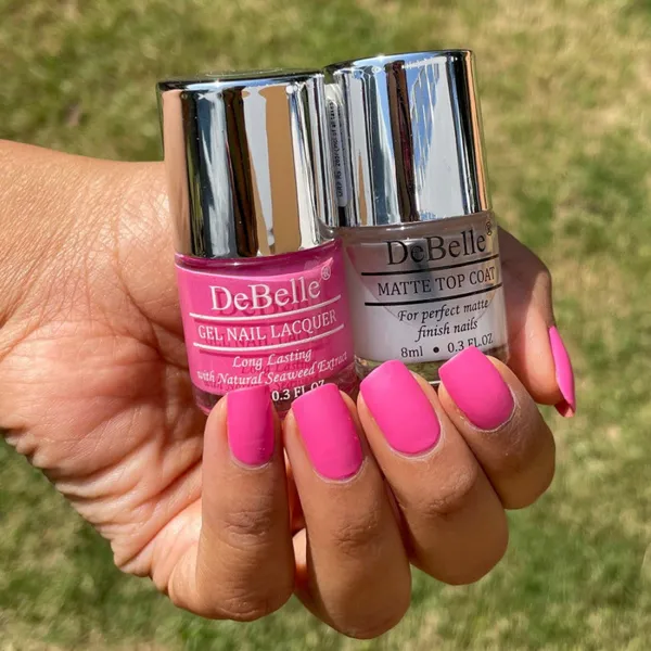 DeBelle_Gel_Nail_Lacquer_Strawberry_Souffle_Matte_Top_Coat_Combo