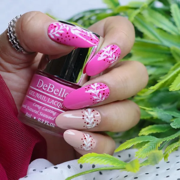 DeBelle_Gel_Nail_Lacquer_Strawberry_Souffle_Matte_Top_Coat_Combo