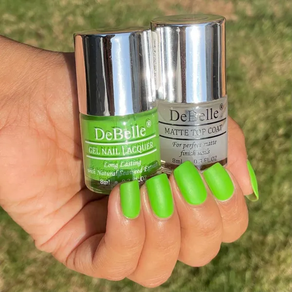 DeBelle_Gel_Nail_Lacquer_Matcha_Cookie_Matte_Top_Coat_Combo
