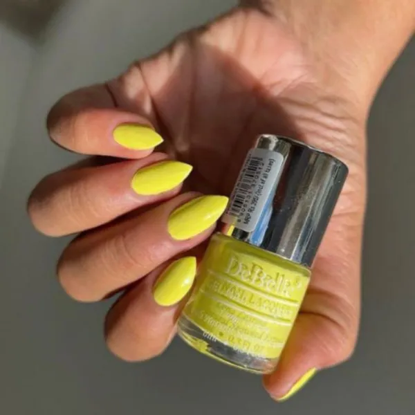 DeBelle_Gel_Nail_Lacquer_Lemon_Tart_Matte_Top_Coat_Combo